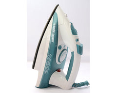 BLACK+DECKER X1600-B5 steam iron - product in use