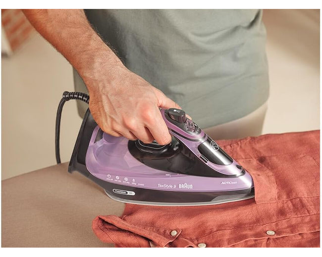 Braun TexStyle 9 SI9661VI steam iron - product in use