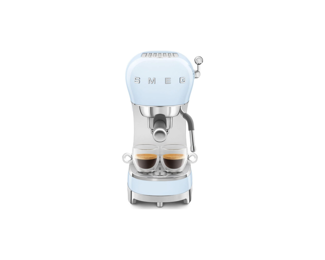 Smeg ECF02PBUK Espresso Coffee Machine with 15 Bar Pump, 1350W, Pastel Blue – brewing two espresso shots