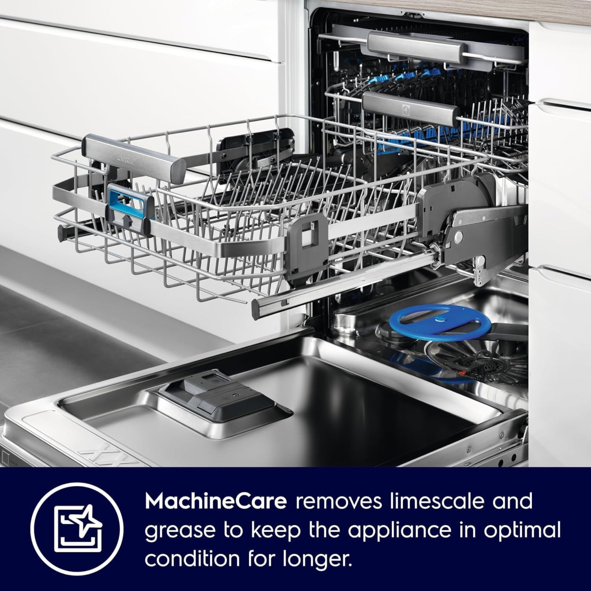 Electrolux 13 Place Settings Freestanding Dishwasher – 6 Programs Inverter Motor AirDry Technology Delay Start ESF5542LOW