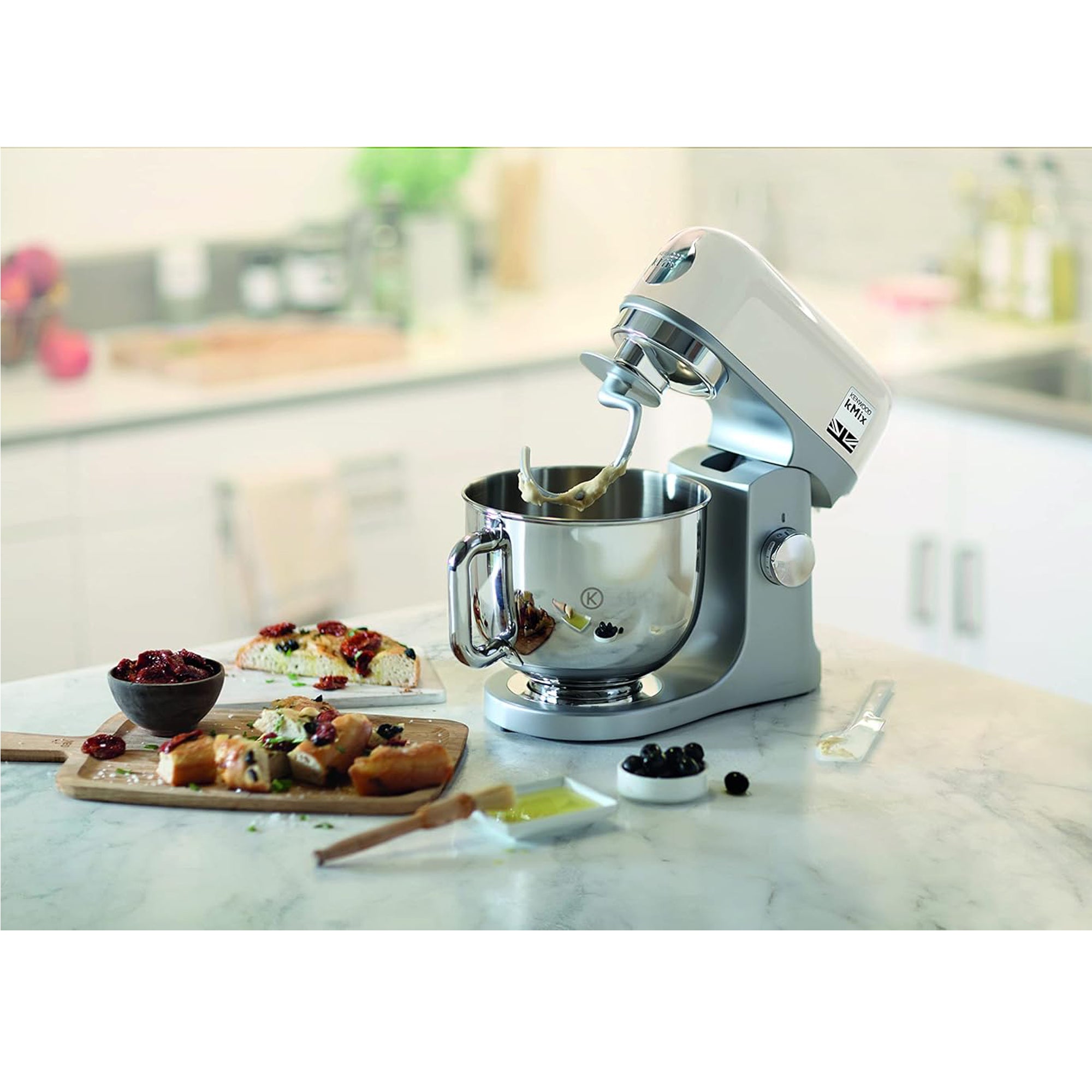 Kenwood kMix Stand Mixer – 1000W 5L Bowl Smart Speed Control Fold Function Cream KMX750CR (creamy finish)