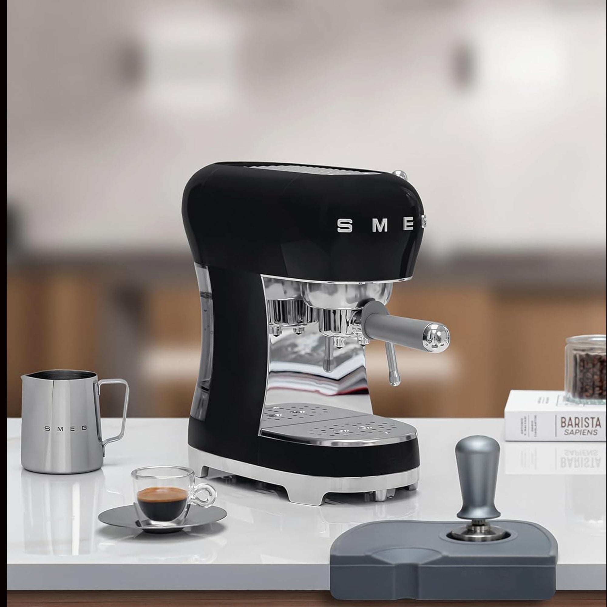 Smeg 50's Retro Style Espresso Coffee Machine Professional Pressure Adjustable Cappuccino System Anti-Drip ECF02CRUK