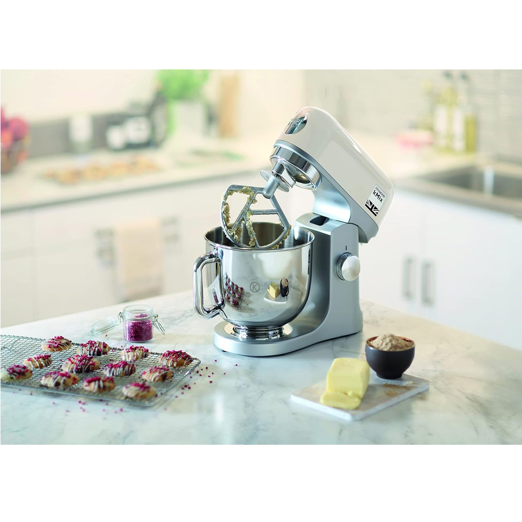 Kenwood kMix Stand Mixer – 1000W 5L Bowl Smart Speed Control Fold Function Cream KMX750CR (creamy finish)