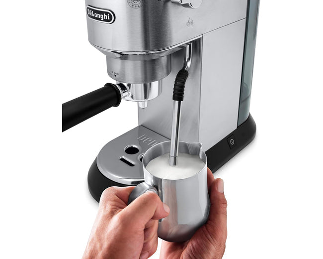 De'Longhi Dedica Arte EC885.M espresso machine - milk frothing