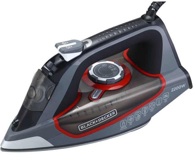 BLACK+DECKER X2050-B5 steam iron - product in use