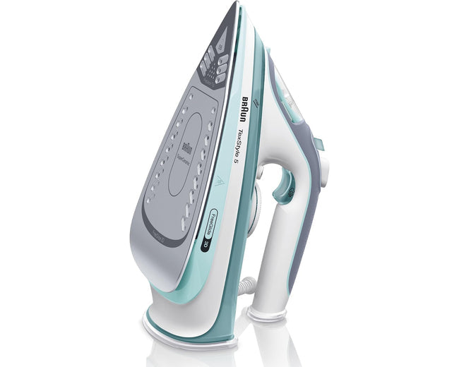 Braun TexStyle 5 SI5017GR steam iron - product in use