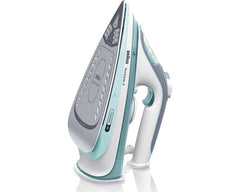 Braun TexStyle 5 SI5017GR steam iron - product in use