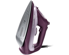 Braun TexStyle 7 Pro SI7181 steam iron - product in use