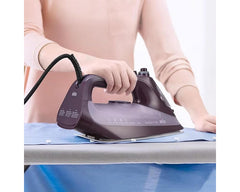 Braun TexStyle 7 Pro SI7181 steam iron - alternate angle