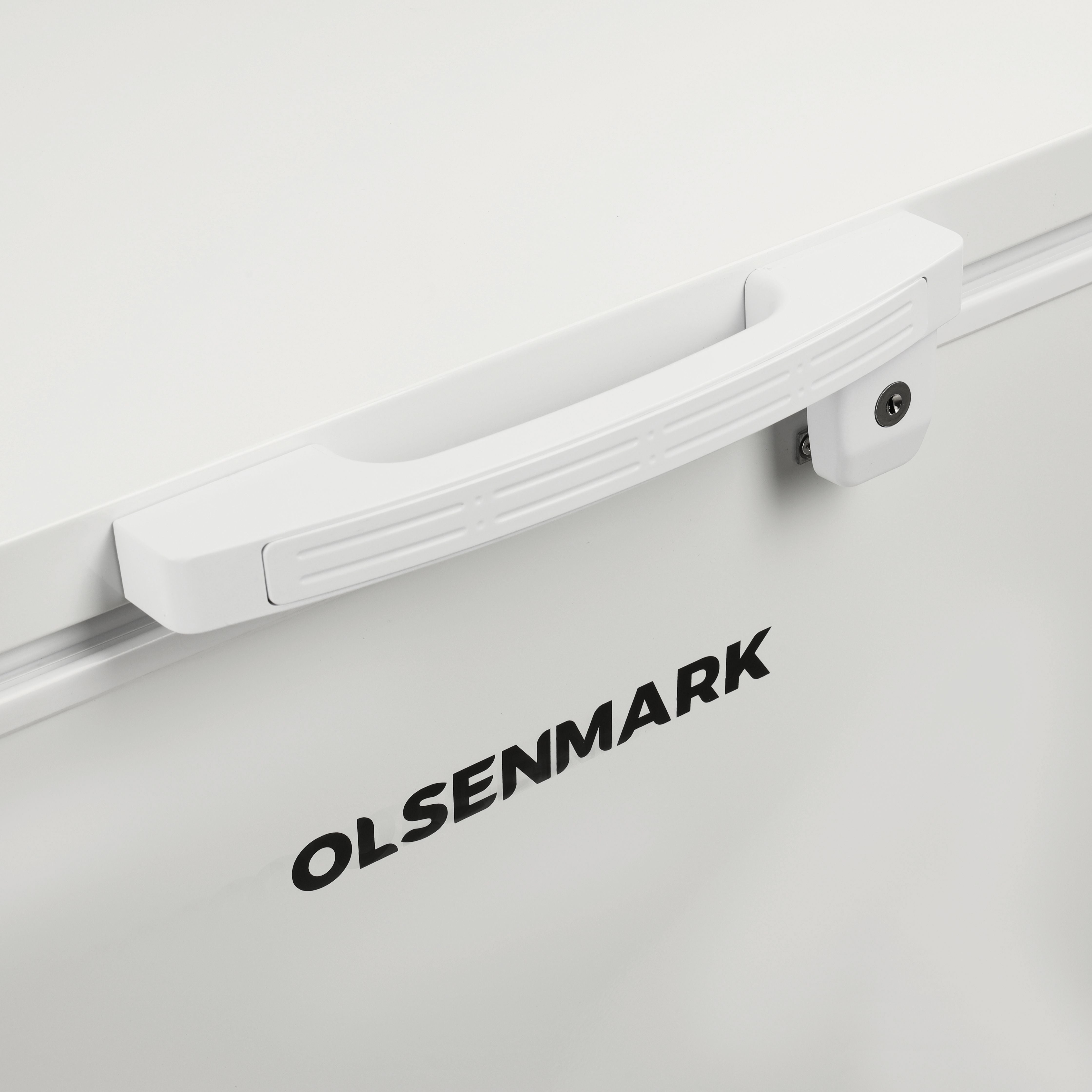 Olsenmark OMCF5003 Chest Freezer 170L- Portable Refrigerator, Adjustable Thermostat Knob, Compact Refrigerator | Ideal for Retailers, Home, Medical, Restaurants & More