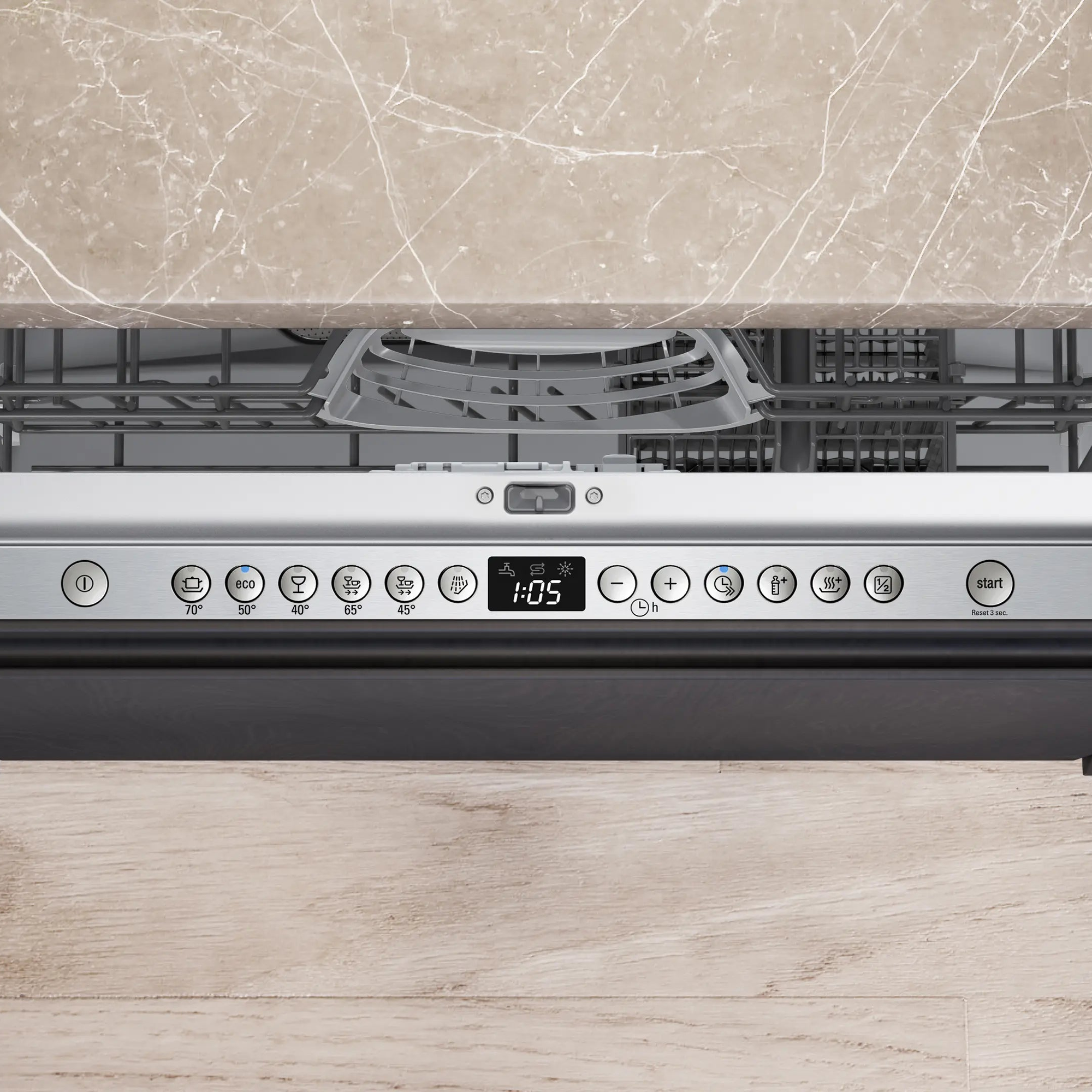 Close-up of the Siemens SN616X00AM control panel with programme buttons and digital display